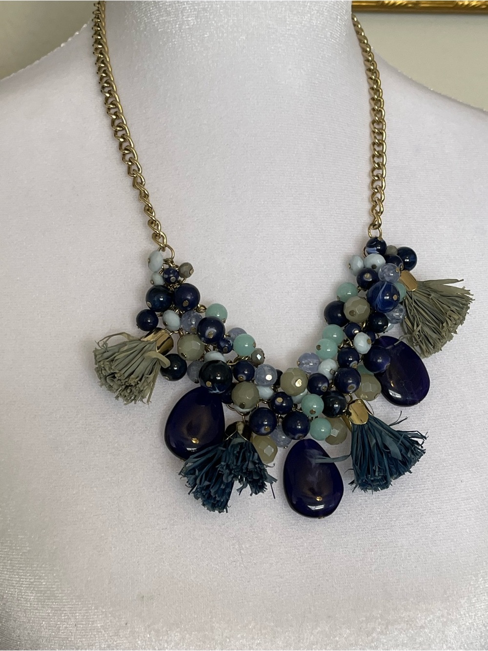 Talbots blue acrylic gold tone statement necklace 24”